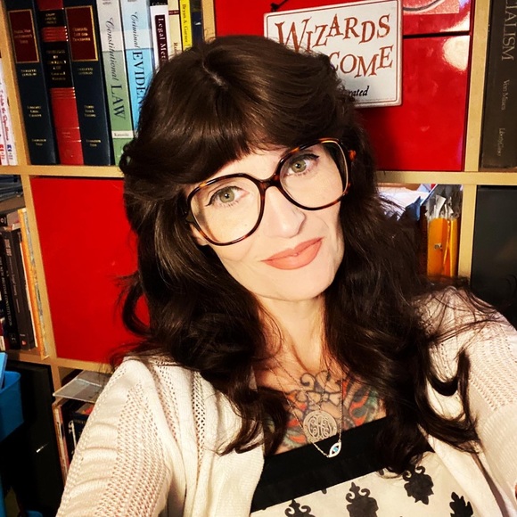 Meet your Posher, Holli - Picture 1 of 8